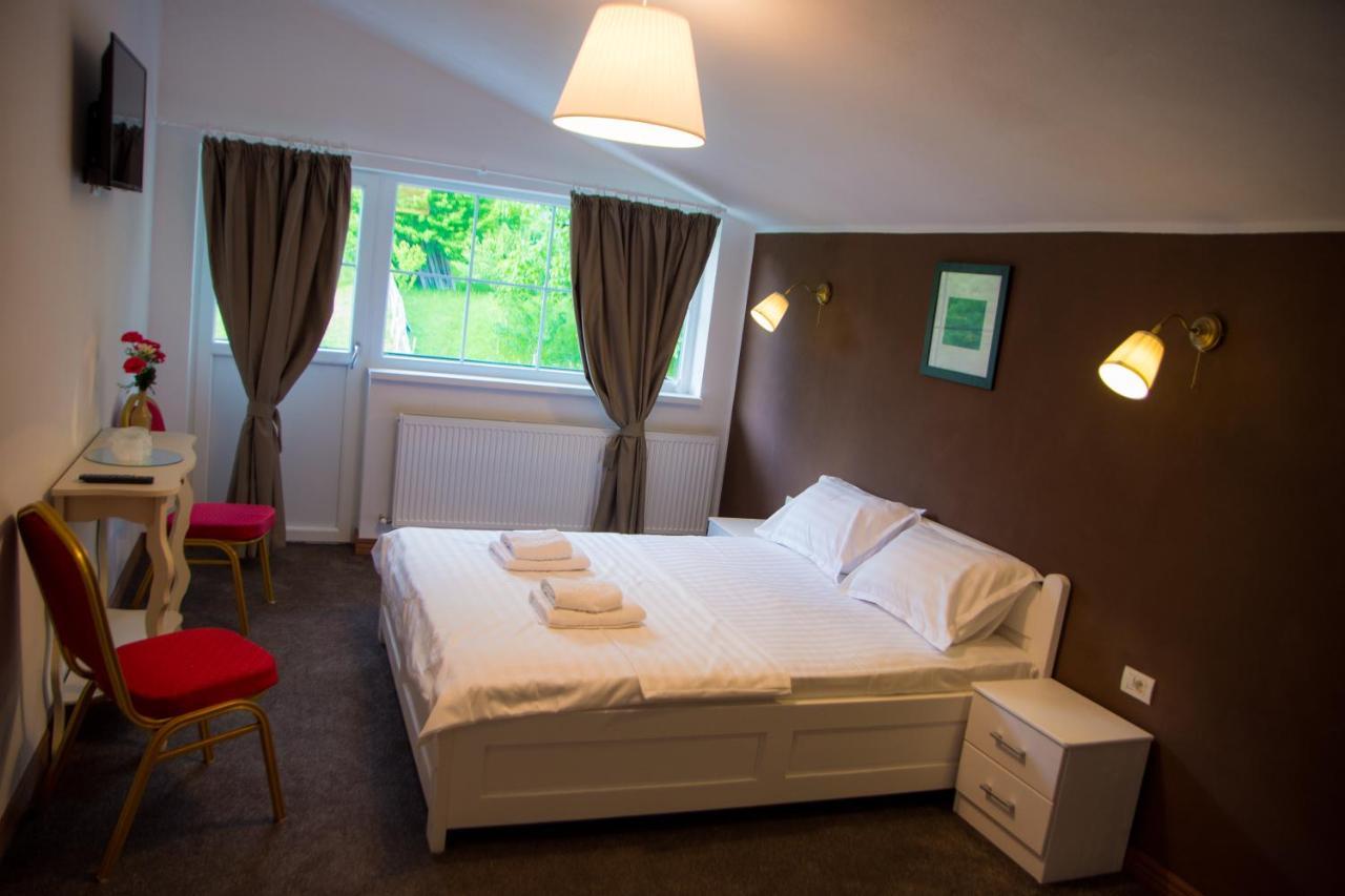 Green Hill Villa Călimăneşti Esterno foto